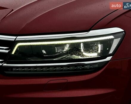 Красный Фольксваген Тигуан, объемом двигателя 1.98 л и пробегом 220 тыс. км за 19900 $, фото 11 на Automoto.ua