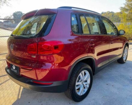 Красный Фольксваген Тигуан, объемом двигателя 2 л и пробегом 76 тыс. км за 2400 $, фото 6 на Automoto.ua