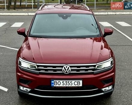 Красный Фольксваген Тигуан, объемом двигателя 1.98 л и пробегом 220 тыс. км за 19900 $, фото 2 на Automoto.ua