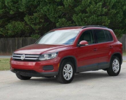 Червоний Фольксваген Тігуан, об'ємом двигуна 2 л та пробігом 79 тис. км за 7200 $, фото 2 на Automoto.ua