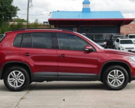 Червоний Фольксваген Тігуан, об'ємом двигуна 2 л та пробігом 79 тис. км за 7200 $, фото 3 на Automoto.ua