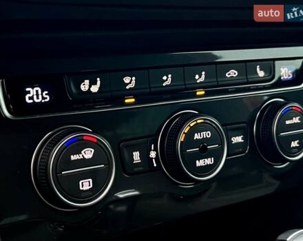 Красный Фольксваген Тигуан, объемом двигателя 1.98 л и пробегом 220 тыс. км за 19900 $, фото 56 на Automoto.ua