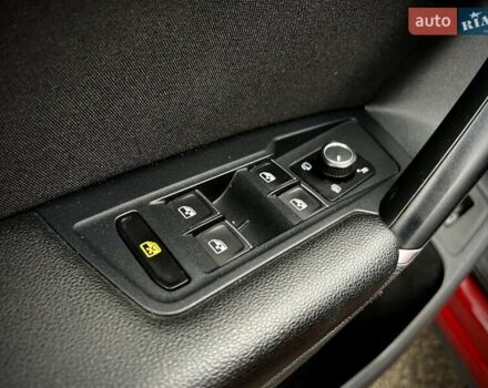 Красный Фольксваген Тигуан, объемом двигателя 1.98 л и пробегом 220 тыс. км за 19900 $, фото 34 на Automoto.ua