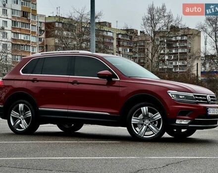 Красный Фольксваген Тигуан, объемом двигателя 1.98 л и пробегом 220 тыс. км за 19900 $, фото 20 на Automoto.ua
