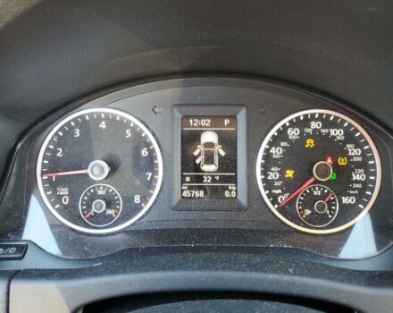 Красный Фольксваген Тигуан, объемом двигателя 2 л и пробегом 73 тыс. км за 10000 $, фото 8 на Automoto.ua