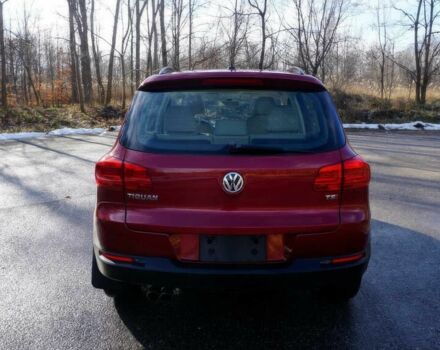 Красный Фольксваген Тигуан, объемом двигателя 2 л и пробегом 79 тыс. км за 7000 $, фото 4 на Automoto.ua