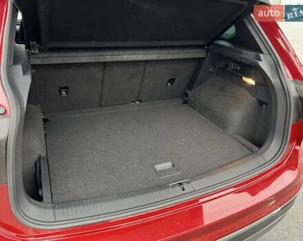 Красный Фольксваген Тигуан, объемом двигателя 1.98 л и пробегом 220 тыс. км за 19900 $, фото 50 на Automoto.ua