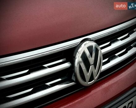 Красный Фольксваген Тигуан, объемом двигателя 1.98 л и пробегом 220 тыс. км за 19900 $, фото 28 на Automoto.ua
