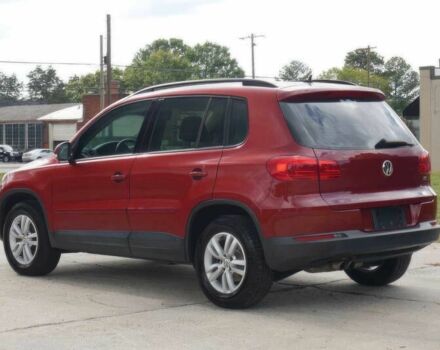 Червоний Фольксваген Тігуан, об'ємом двигуна 2 л та пробігом 79 тис. км за 7200 $, фото 7 на Automoto.ua