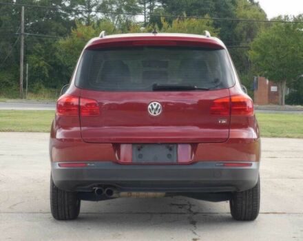 Червоний Фольксваген Тігуан, об'ємом двигуна 2 л та пробігом 79 тис. км за 7200 $, фото 6 на Automoto.ua