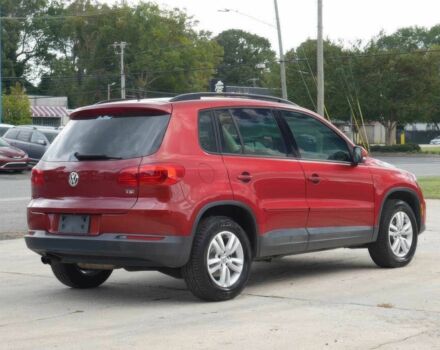 Червоний Фольксваген Тігуан, об'ємом двигуна 2 л та пробігом 80 тис. км за 7200 $, фото 6 на Automoto.ua