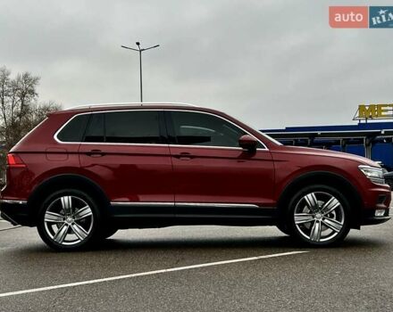 Красный Фольксваген Тигуан, объемом двигателя 1.98 л и пробегом 220 тыс. км за 19900 $, фото 4 на Automoto.ua