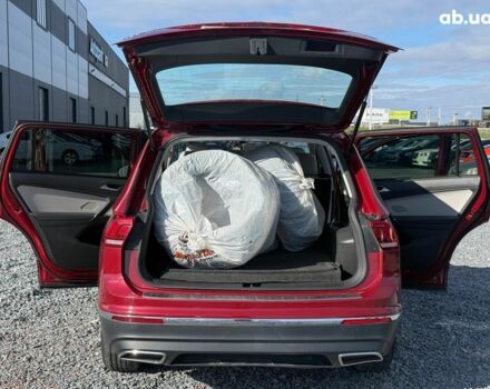 Красный Фольксваген Тигуан, объемом двигателя 2 л и пробегом 70 тыс. км за 17490 $, фото 28 на Automoto.ua