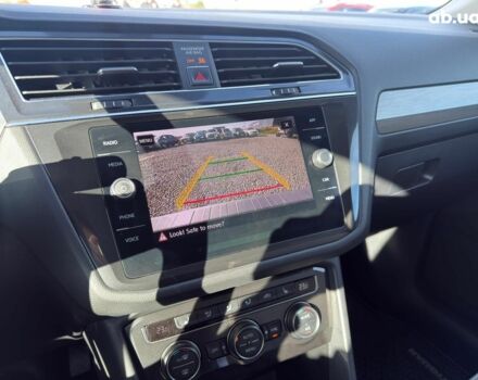 Красный Фольксваген Тигуан, объемом двигателя 2 л и пробегом 70 тыс. км за 17490 $, фото 18 на Automoto.ua