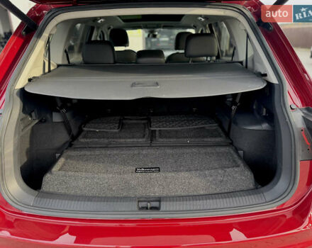 Красный Фольксваген Тигуан, объемом двигателя 2 л и пробегом 52 тыс. км за 22900 $, фото 20 на Automoto.ua