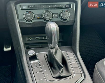 Красный Фольксваген Тигуан, объемом двигателя 2 л и пробегом 52 тыс. км за 22900 $, фото 14 на Automoto.ua