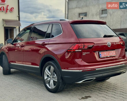Красный Фольксваген Тигуан, объемом двигателя 2 л и пробегом 52 тыс. км за 22900 $, фото 3 на Automoto.ua