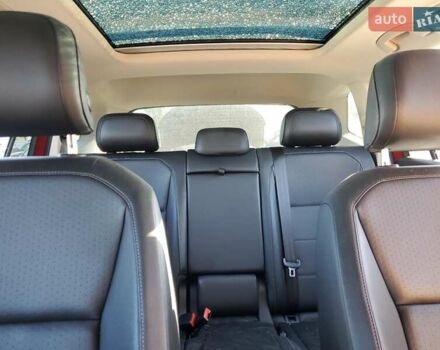 Червоний Фольксваген Тігуан, об'ємом двигуна 1.98 л та пробігом 105 тис. км за 10000 $, фото 9 на Automoto.ua