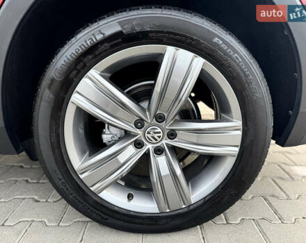 Красный Фольксваген Тигуан, объемом двигателя 2 л и пробегом 52 тыс. км за 22900 $, фото 23 на Automoto.ua