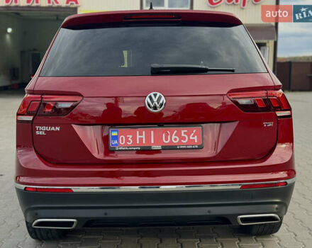 Красный Фольксваген Тигуан, объемом двигателя 2 л и пробегом 52 тыс. км за 22900 $, фото 2 на Automoto.ua