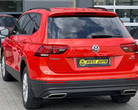 Червоний Фольксваген Тігуан, об'ємом двигуна 2 л та пробігом 127 тис. км за 17700 $, фото 3 на Automoto.ua