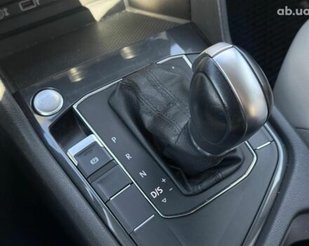 Красный Фольксваген Тигуан, объемом двигателя 2 л и пробегом 70 тыс. км за 17490 $, фото 20 на Automoto.ua