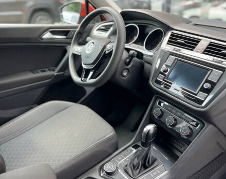 Червоний Фольксваген Тігуан, об'ємом двигуна 2 л та пробігом 127 тис. км за 17700 $, фото 17 на Automoto.ua