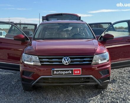 Красный Фольксваген Тигуан, объемом двигателя 2 л и пробегом 70 тыс. км за 17490 $, фото 23 на Automoto.ua