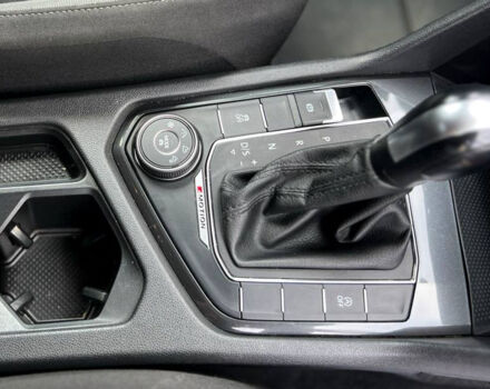 Червоний Фольксваген Тігуан, об'ємом двигуна 2 л та пробігом 127 тис. км за 17700 $, фото 15 на Automoto.ua