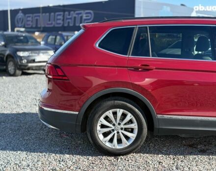 Красный Фольксваген Тигуан, объемом двигателя 2 л и пробегом 70 тыс. км за 17490 $, фото 9 на Automoto.ua