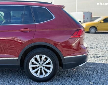 Красный Фольксваген Тигуан, объемом двигателя 2 л и пробегом 70 тыс. км за 17490 $, фото 5 на Automoto.ua