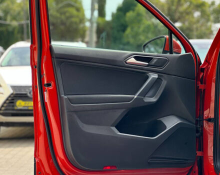 Червоний Фольксваген Тігуан, об'ємом двигуна 2 л та пробігом 127 тис. км за 17700 $, фото 6 на Automoto.ua