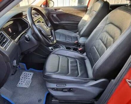 Красный Фольксваген Тигуан, объемом двигателя 1.98 л и пробегом 65 тыс. км за 23500 $, фото 19 на Automoto.ua