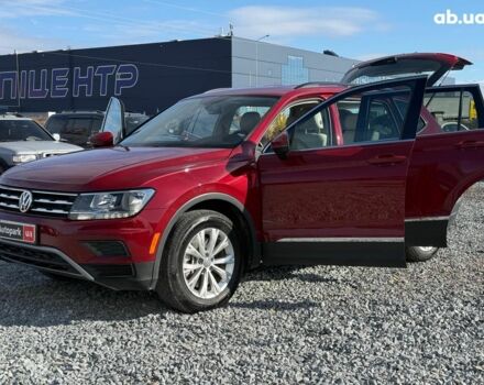 Красный Фольксваген Тигуан, объемом двигателя 2 л и пробегом 70 тыс. км за 17490 $, фото 24 на Automoto.ua