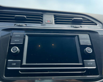 Червоний Фольксваген Тігуан, об'ємом двигуна 2 л та пробігом 127 тис. км за 17700 $, фото 13 на Automoto.ua