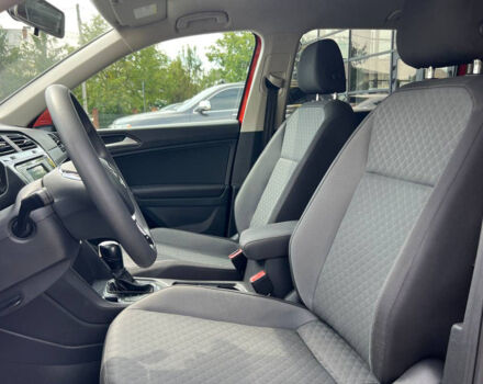 Червоний Фольксваген Тігуан, об'ємом двигуна 2 л та пробігом 127 тис. км за 17700 $, фото 7 на Automoto.ua