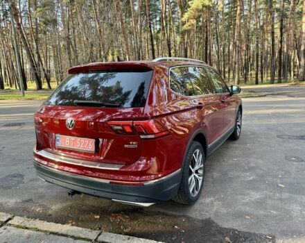 Червоний Фольксваген Тігуан, об'ємом двигуна 2 л та пробігом 91 тис. км за 18900 $, фото 2 на Automoto.ua