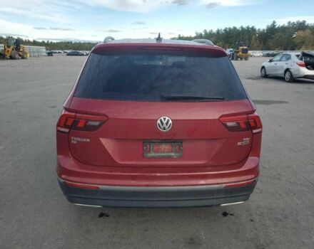 Красный Фольксваген Тигуан, объемом двигателя 2 л и пробегом 78 тыс. км за 3900 $, фото 5 на Automoto.ua