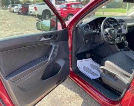 Червоний Фольксваген Тігуан, об'ємом двигуна 2 л та пробігом 49 тис. км за 9850 $, фото 8 на Automoto.ua