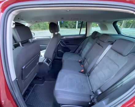 Красный Фольксваген Тигуан, объемом двигателя 2 л и пробегом 282 тыс. км за 26000 $, фото 5 на Automoto.ua