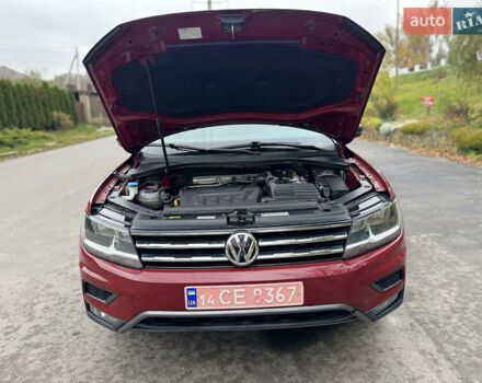 Красный Фольксваген Тигуан, объемом двигателя 2 л и пробегом 156 тыс. км за 16700 $, фото 96 на Automoto.ua