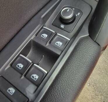 Червоний Фольксваген Тігуан, об'ємом двигуна 1.98 л та пробігом 110 тис. км за 21600 $, фото 11 на Automoto.ua