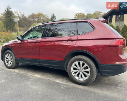 Красный Фольксваген Тигуан, объемом двигателя 2 л и пробегом 156 тыс. км за 16700 $, фото 46 на Automoto.ua