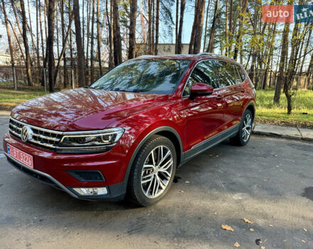 Красный Фольксваген Тигуан, объемом двигателя 2 л и пробегом 91 тыс. км за 18900 $, фото 2 на Automoto.ua