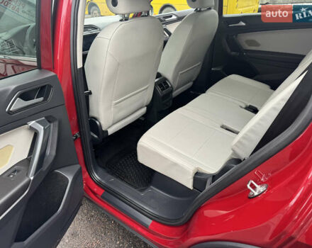 Червоний Фольксваген Тігуан, об'ємом двигуна 1.98 л та пробігом 176 тис. км за 16988 $, фото 12 на Automoto.ua