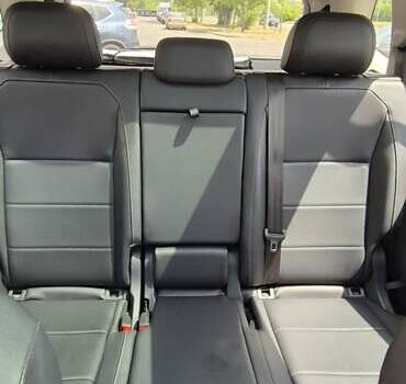 Червоний Фольксваген Тігуан, об'ємом двигуна 1.98 л та пробігом 110 тис. км за 21600 $, фото 8 на Automoto.ua