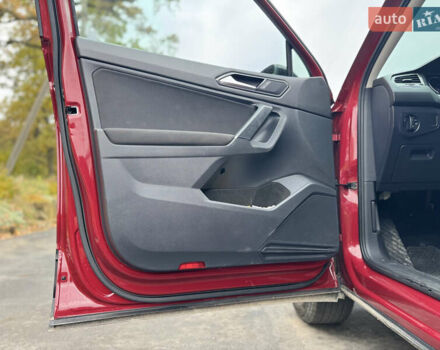 Красный Фольксваген Тигуан, объемом двигателя 2 л и пробегом 156 тыс. км за 16700 $, фото 72 на Automoto.ua