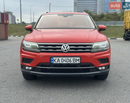 Красный Фольксваген Тигуан, объемом двигателя 1.97 л и пробегом 97 тыс. км за 26300 $, фото 1 на Automoto.ua