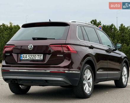 Красный Фольксваген Тигуан, объемом двигателя 1.98 л и пробегом 64 тыс. км за 29000 $, фото 7 на Automoto.ua