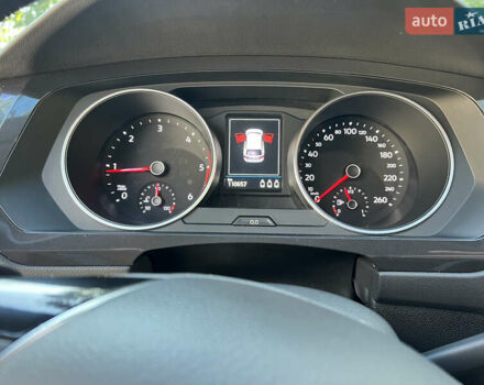 Красный Фольксваген Тигуан, объемом двигателя 1.98 л и пробегом 110 тыс. км за 26199 $, фото 14 на Automoto.ua